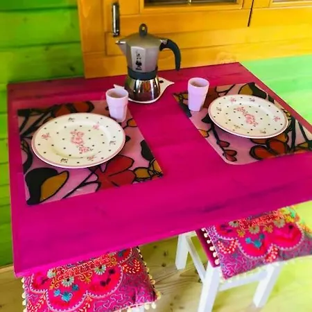 Séjour à la campagne Roulotte Bohème En Provence, Terra Luna, *