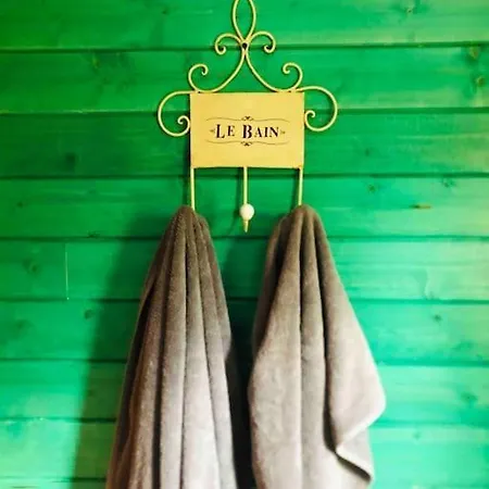 Country house Roulotte Bohemian Lover In Provence, *