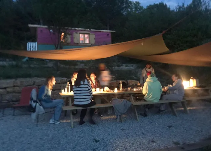 Roulotte Bohème En Provence, Terra Luna, Séjour à la campagne *