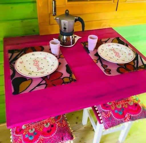 Séjour à la campagne Roulotte Bohème En Provence, Terra Luna, *